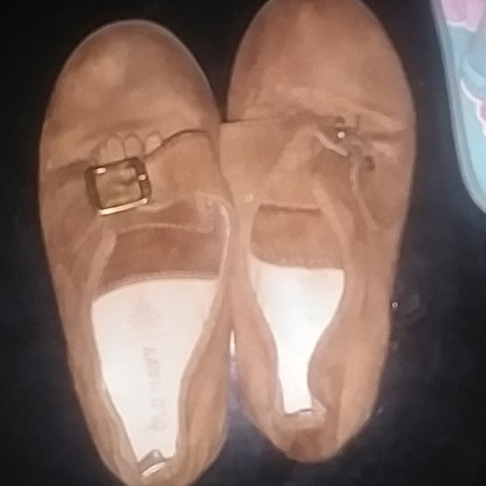 Girls shoes